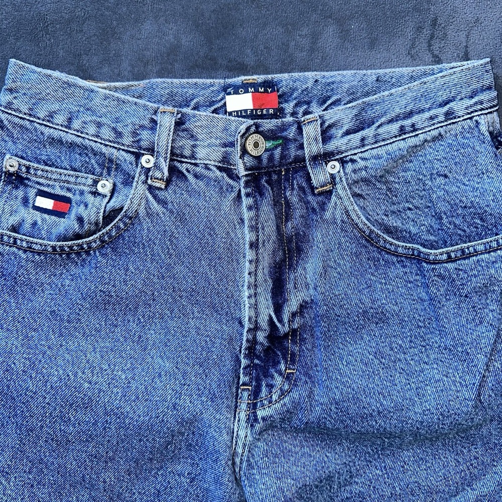 Vintage Tommy Hilfiger Baggy Fit Jeans 30x32 Crest Leather Patch 100% Cotton 90s